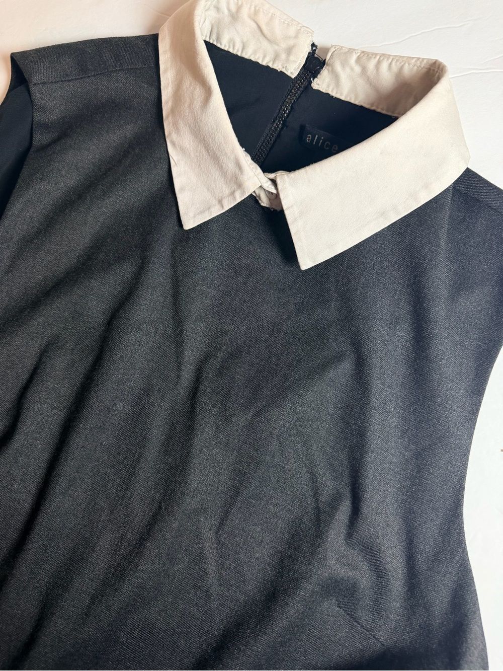 Alice + Olivia Employed Collared Drop Waist Pleated Dress Gray Sz 6 8  No Tag